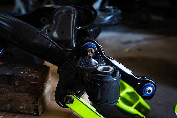 De la micro-fisuri la eșec: cum sarcinile repetate ale suspensiei distrug bucșele de cauciuc