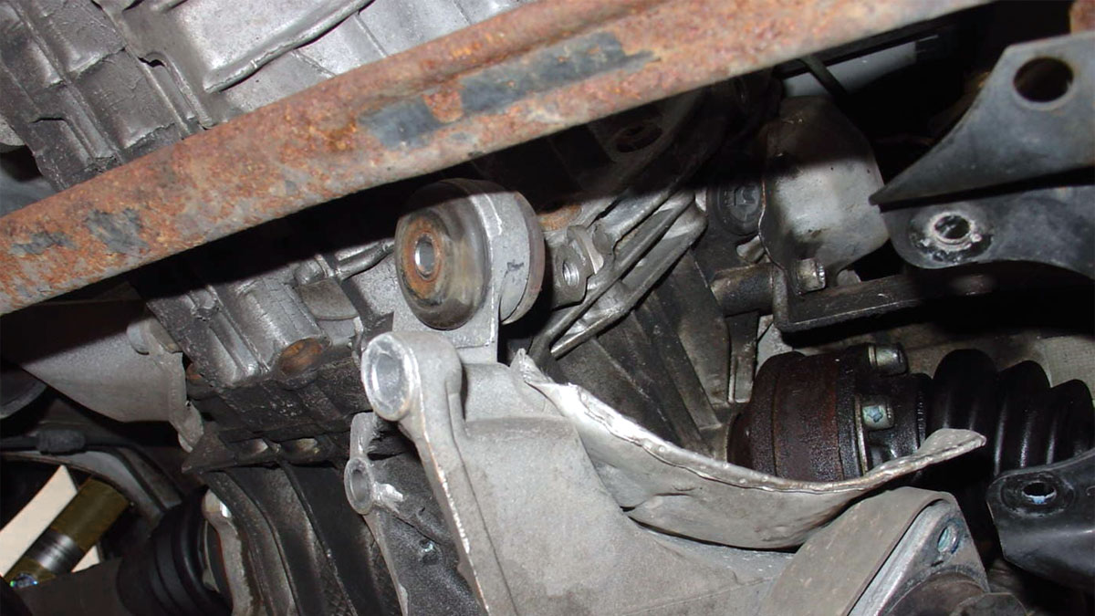 6 semne ale unui suport de transmisie defect (și costul de înlocuire)